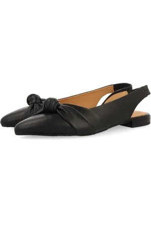 Gioseppo Women