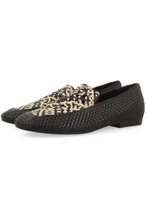 Gioseppo Women
