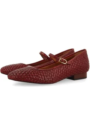 Gioseppo Women