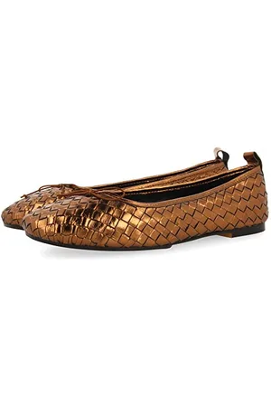 Gioseppo Women
