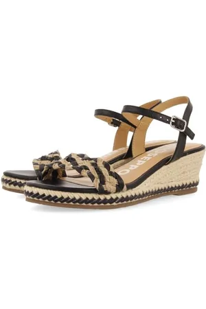 Gioseppo Women