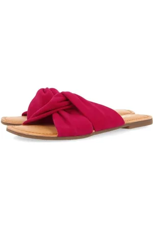 Gioseppo Women