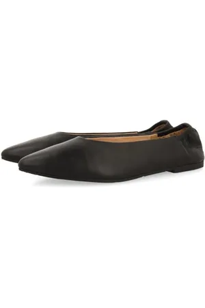Gioseppo Women