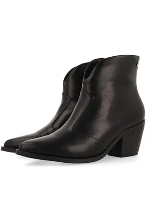 Gioseppo Women