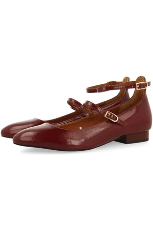 Gioseppo Women