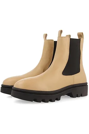 Gioseppo Women