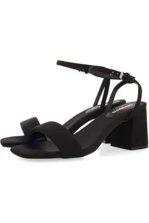 Gioseppo Women