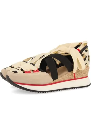 Gioseppo Women