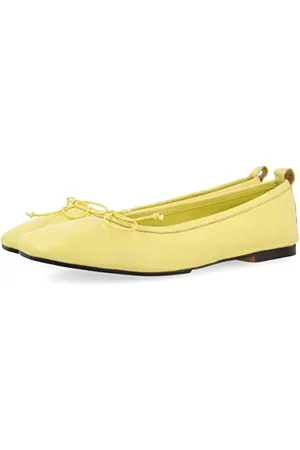 Gioseppo Women