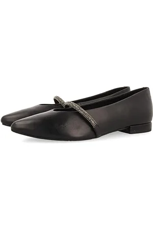 Gioseppo Women