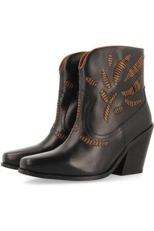 Gioseppo Women