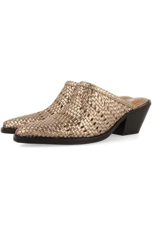 Gioseppo Women