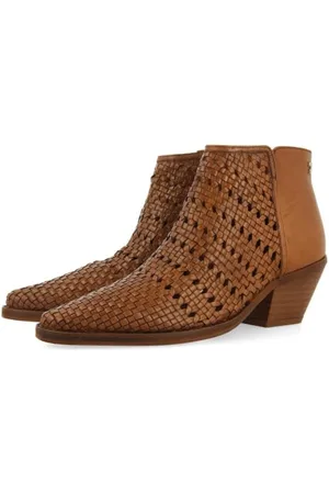 Gioseppo Women