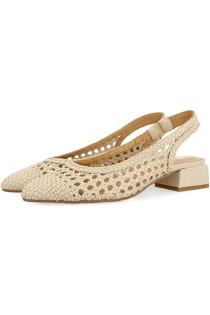 Gioseppo Women