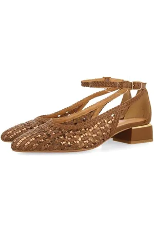 Gioseppo Women
