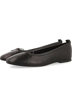 Gioseppo Women