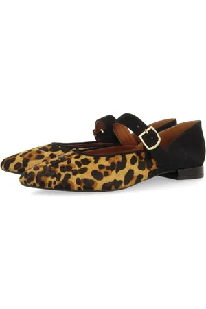 Gioseppo Women