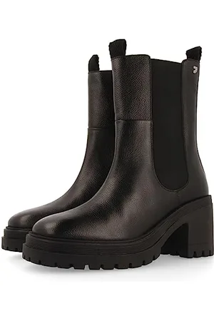 Gioseppo Women
