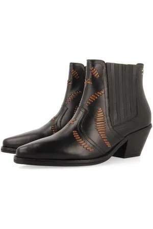 Gioseppo Women