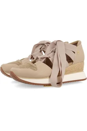 Gioseppo Women