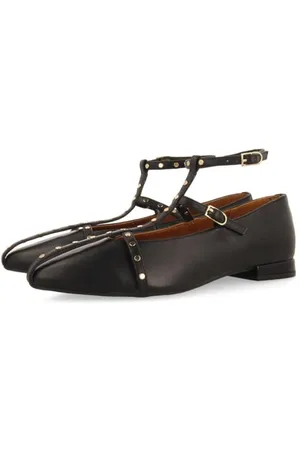 Gioseppo Women