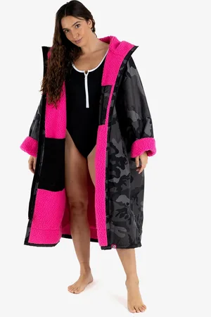 Dryrobe Advance Long Sleeved in Black Camo & Pink