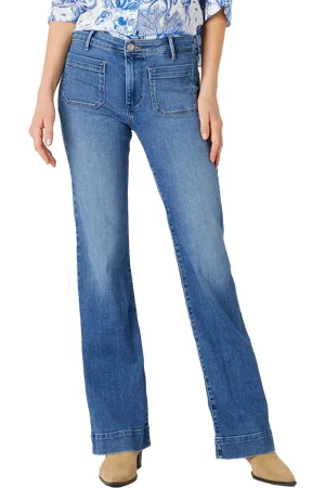 Wrangler Flare Jeans in Raven