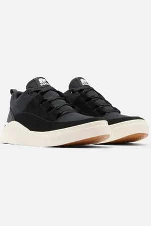 sorel Out N About IV Low Waterproof Shoes in Black & Gum