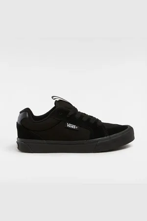 Vans Chukka Push Shoes in Black