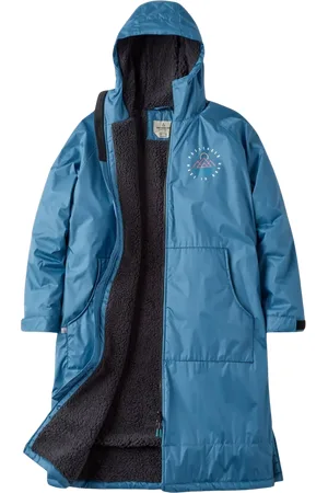 PASSENGER Escapism Sherpa Lined Changing Robe in Moonlight Blue