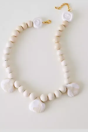 Levens Jewels Seashell Necklace