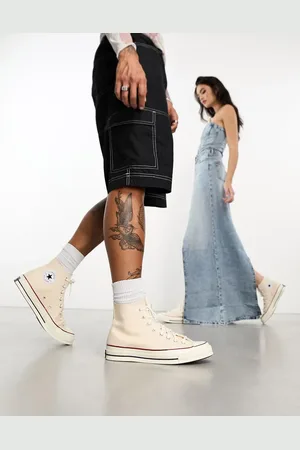 Converse Chuck 70 Hi unisex trainers in off