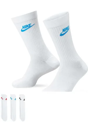 Nike Everyday Essential 3 pack socks in with coloured logo