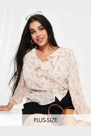 New Look Curve frill button front blouse in peach ditsy print