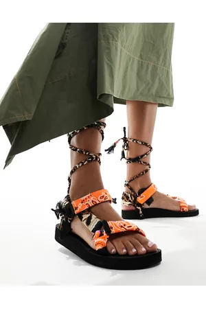 Arizona Love S Trekky fluro bandana print sandals in leopard