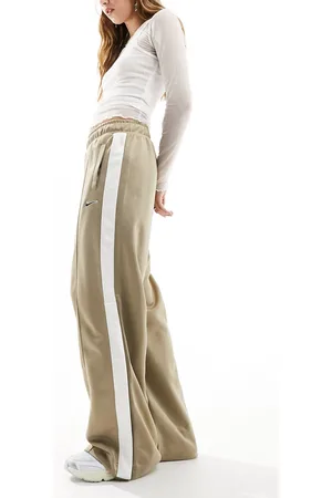 Nike Streetwear straight leg woven cargo pants in khaki