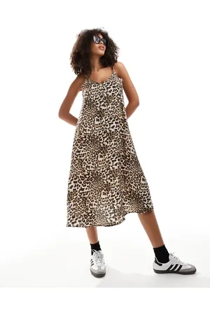 VERO MODA Woven cami midi dress with v front in leopard print