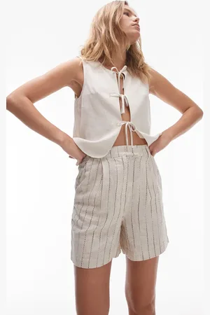 Topshop Stitch detail boy short in ecru