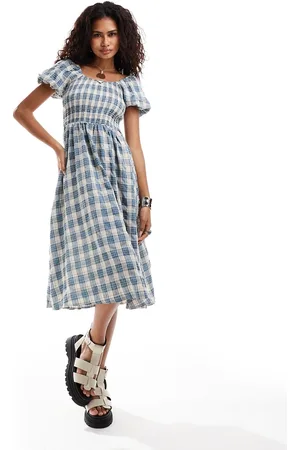 Daisy Street Shirred top puff sleeve midi smock dress in check