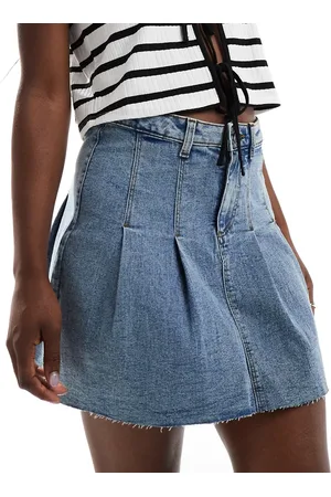 Noisy May Pleated mini skirt in mid wash