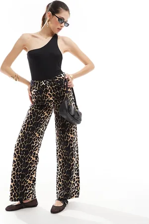 Stradivarius STR asymmetric body in