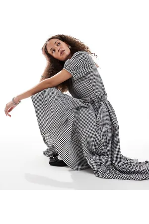Monki Seersucker wrap midi dress with tiered layers in black and white gingham