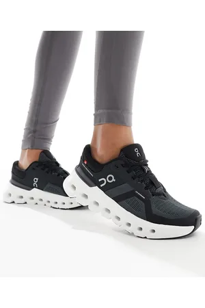 On Running ON Cloudrunner 2 running trainers in
