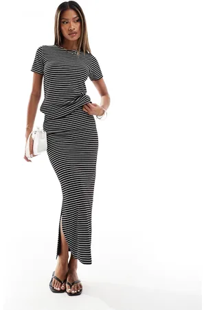 In The Style Reversible t-shirt co-ord in black stripe