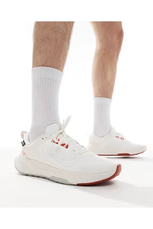 Nike Juniper Trail 2 GORE-TEX trainers in and red
