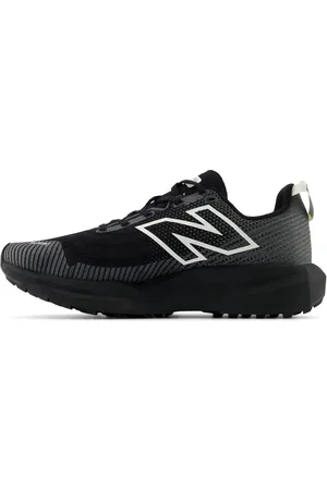 New Balance Fuelcell venym trainers in