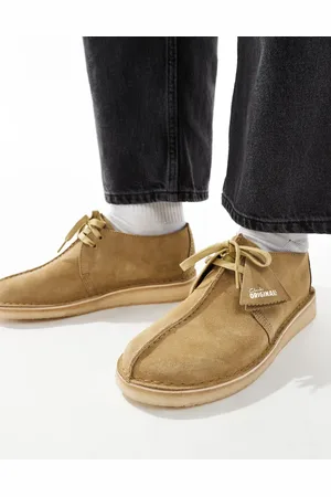 Clarks Clarks Orginals Desert Trek shoes in sand