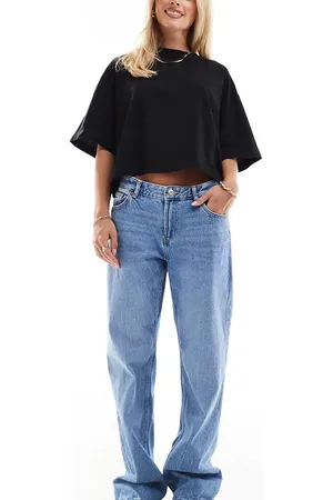 Bershka Petite straight leg jeans in mid wash