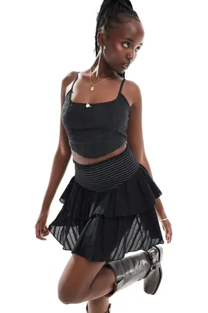 Daisy Street Square neck broiderie cami crop top with rosette detail