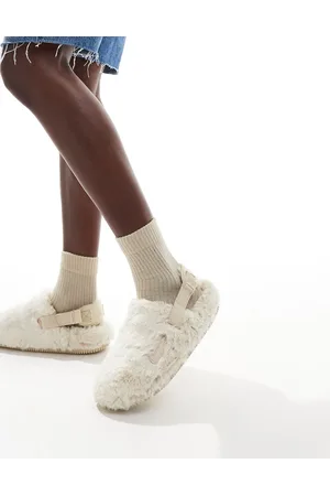 Nike Fluffy calm mules in beige